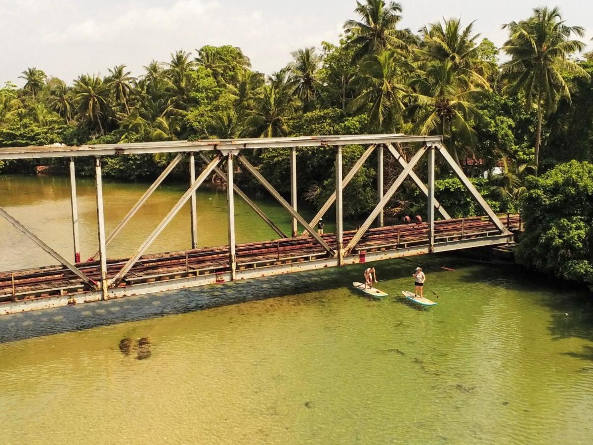 Circus Lagoon Hideaway Bed and Breakfast Dodanduwa Buitenkant foto